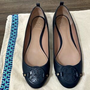 Tory Burch Women's Navy Flats